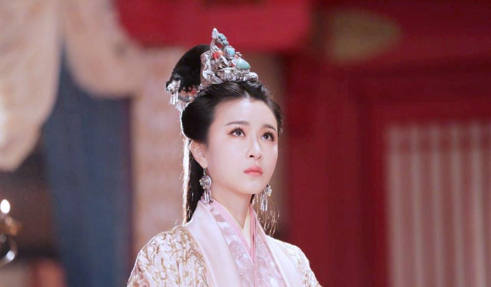 秦始皇最喜爱的女儿嬴阴嫚墓出土考古现场令人揪心胡亥太狠了