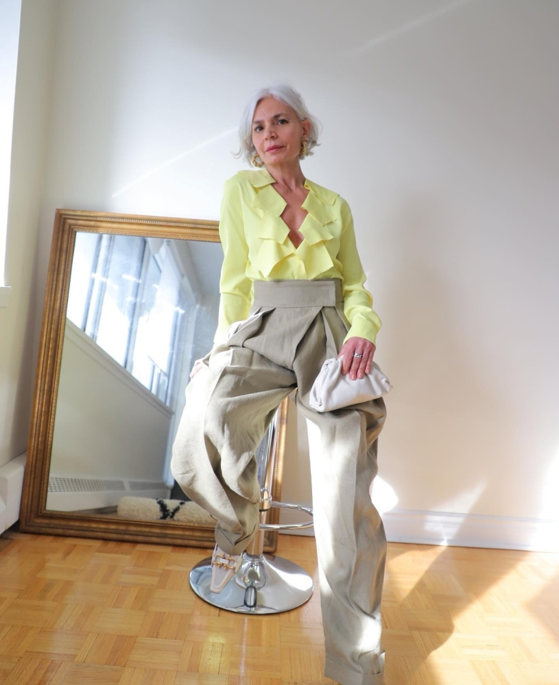 5060岁女性穿衣要跳脱年龄界限来学白发老奶奶穿搭惊艳时光