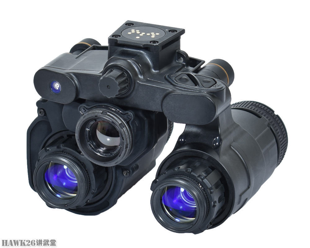 夜视仪排行_新型“四眼”全景夜视仪不再神秘,我军也开始装备了
