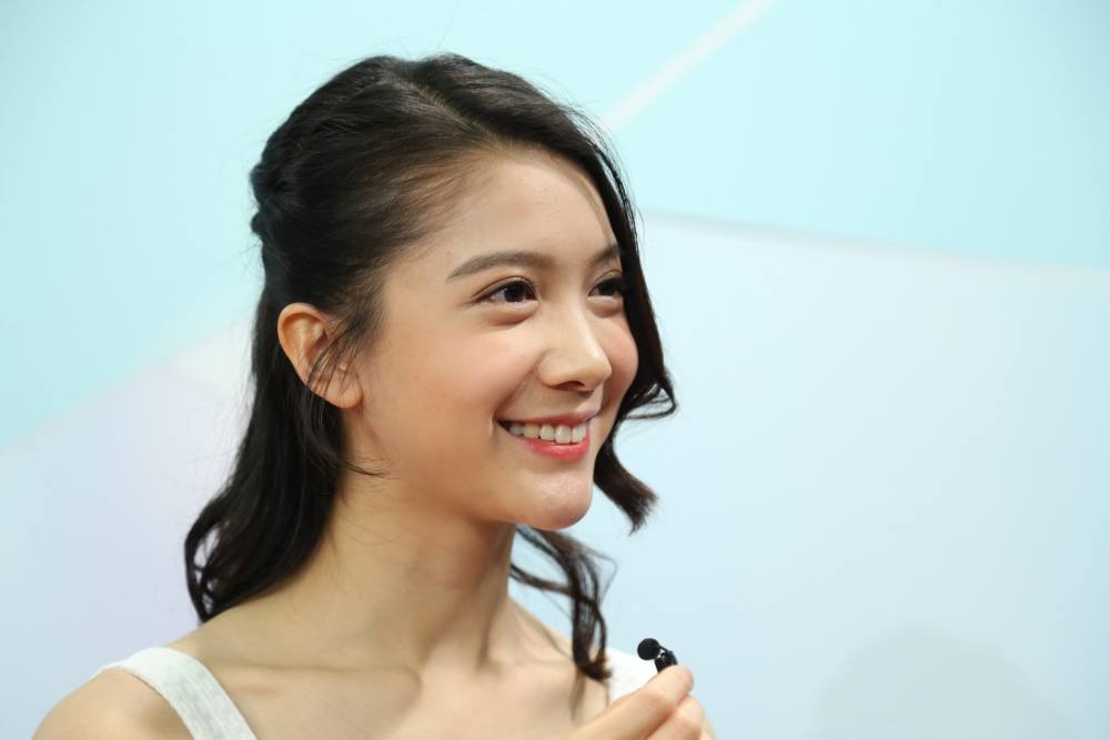 林宣妤不甘示弱大秀马甲线_腾讯新闻