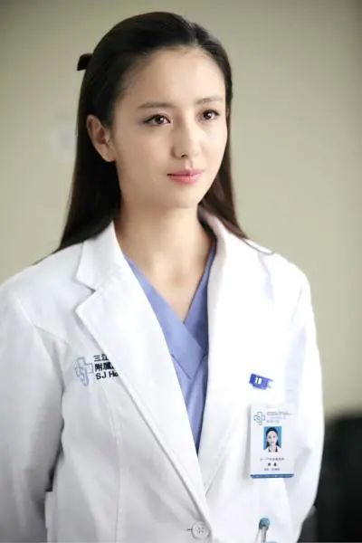 佟丽娅新剧哭上热搜如今的她真的担得起那句老娘天下最美