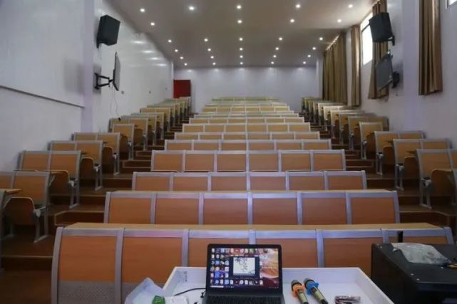 乐安心智图学校是由教育部门审批的一所创新型特色全日制高中,本校