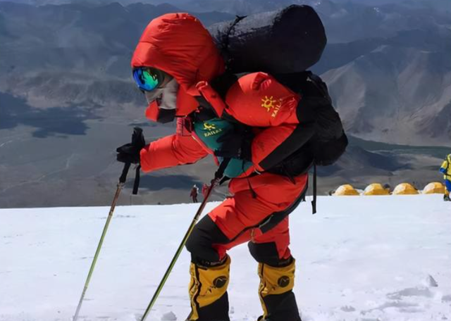 珠峰上著名的遇难者绿靴子,已长眠20多年,为何无人救走?