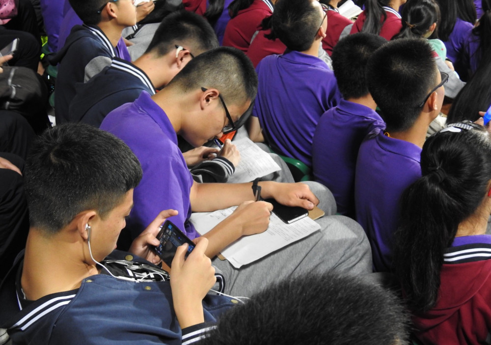 2021年高考，考了325分，花费10万去复读，值得吗？_腾讯新闻