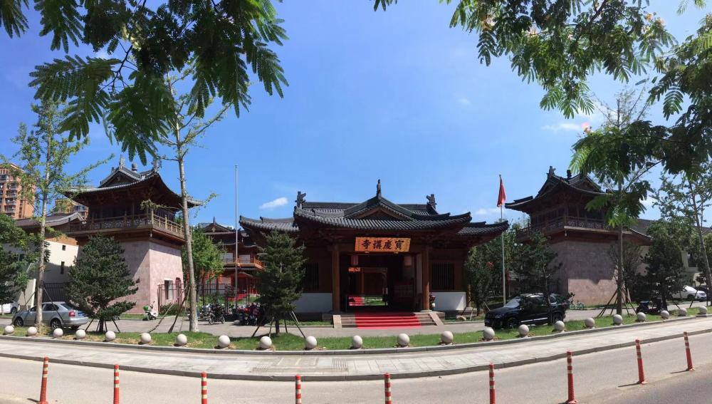 闹市中的宝庆寺