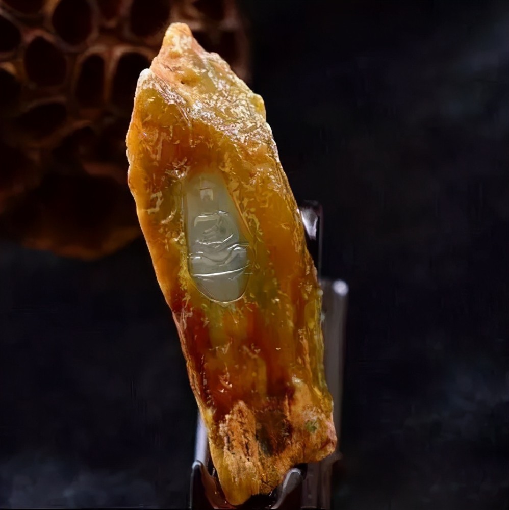 一块大马坎翡翠水石一刀切出惊喜,起货后成品更有不一样的味道