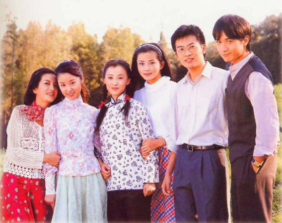 可云徐露巅峰期退隐嫁大7岁男友46岁和17岁女儿似姐妹