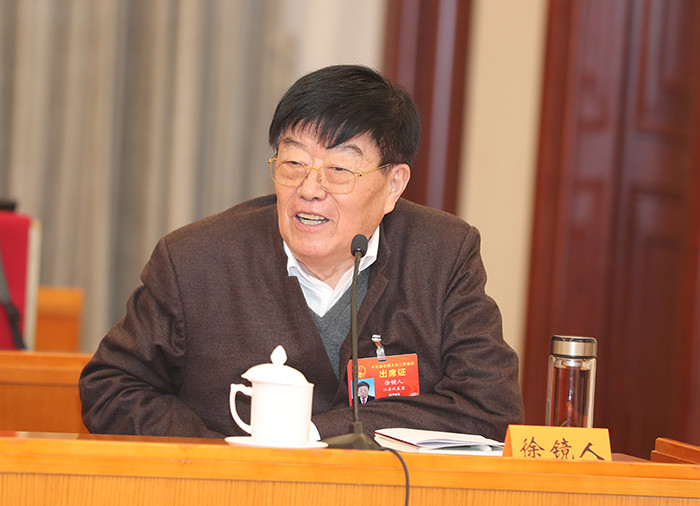 突发消息,泰州扬子江药业董事长徐镜人在新疆开会期间意外逝世,享年77