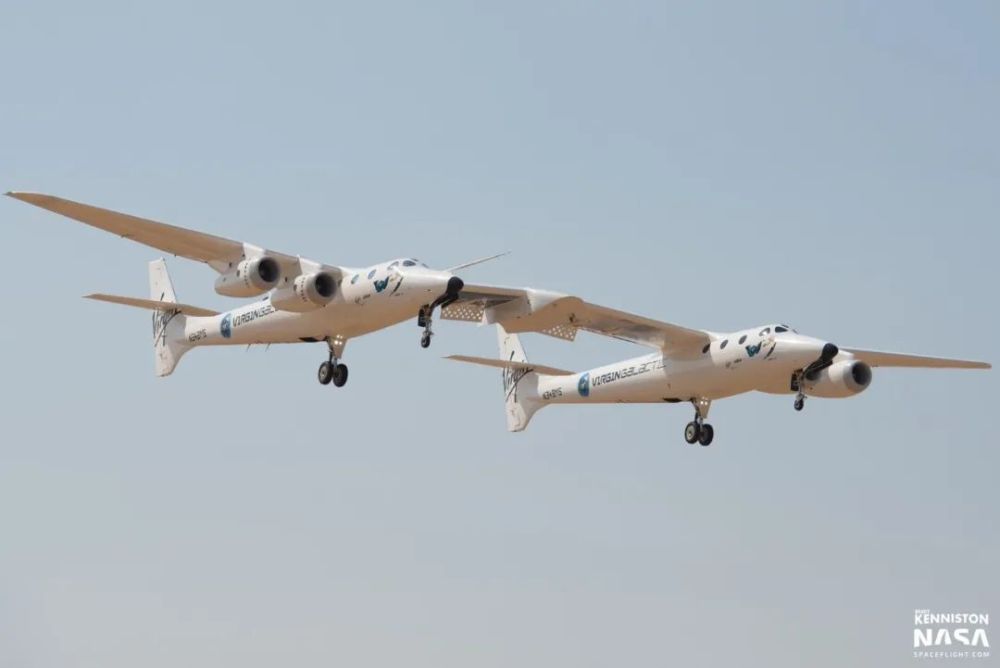 71岁布兰森首飞,马斯克亲临捧场,贝佐斯小肚鸡肠_腾讯新闻