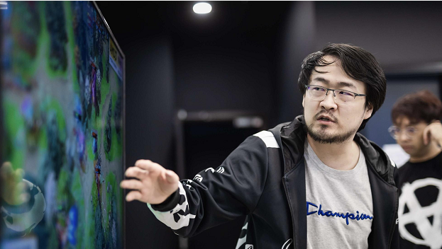 dota2:小象战队夺得预选赛冠军,众人皆言压力巨大