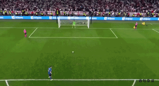 若日尼奥点球被扑出