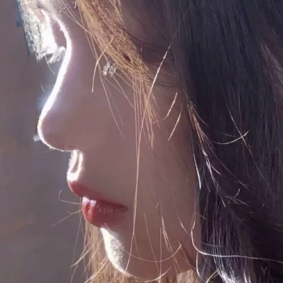 女生头像这么多年能坚持下来的只有脱发