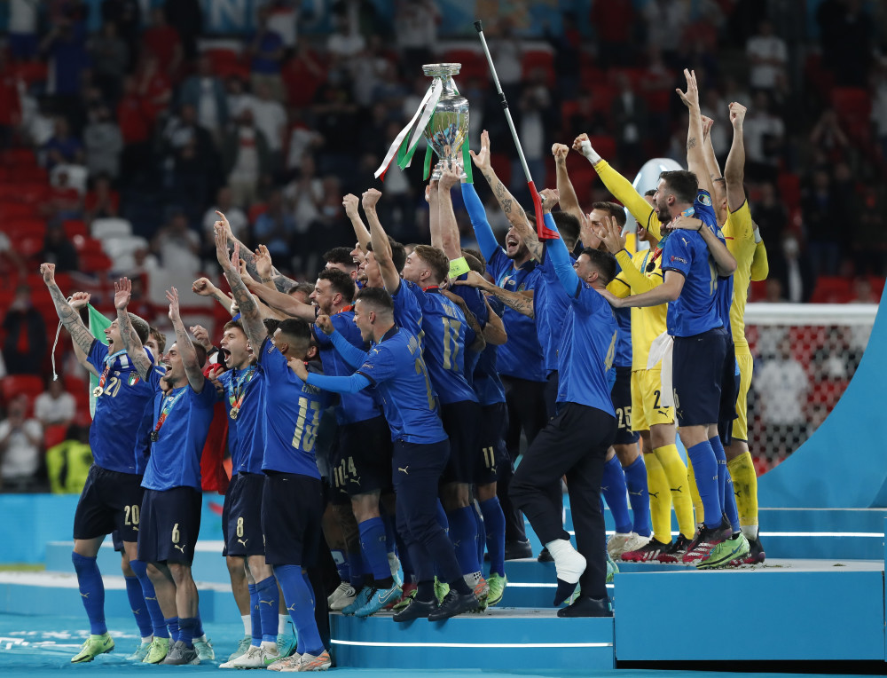 体育足球意大利队夺得欧锦赛冠军2