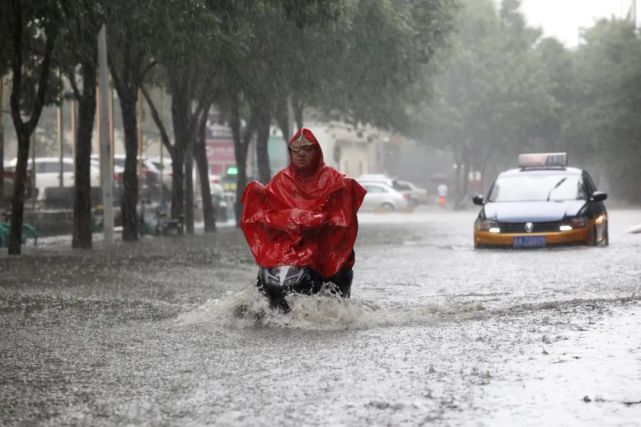 中央氣象臺四預警齊發,大暴雨 8至10級雷暴大風或冰雹;華北這次暴雨