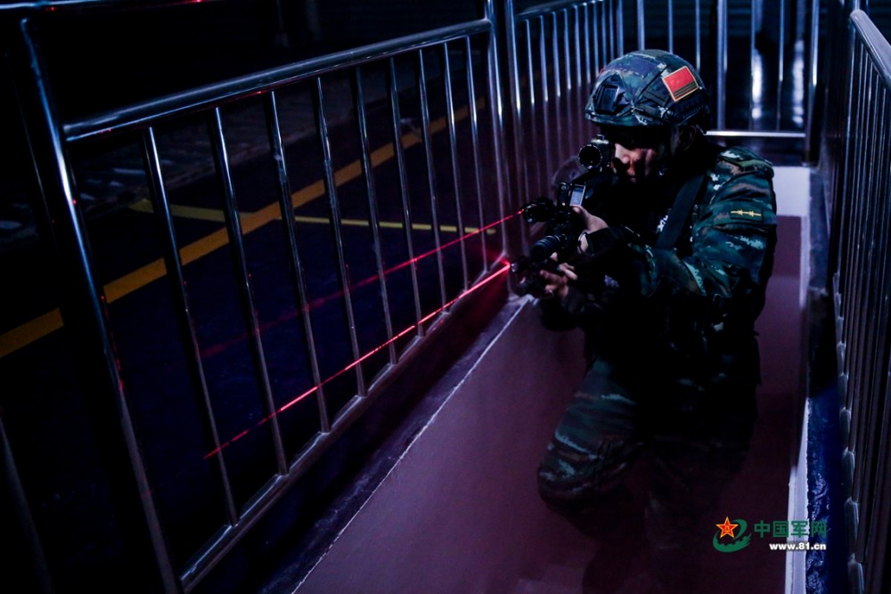 夜幕之下|一场捕歼战斗划破深夜寂静