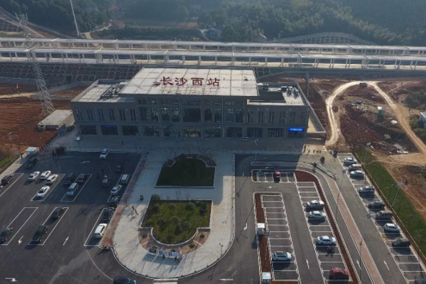 长沙西站迎来扩建,规模达到了12台22线,还将串联多条轨道交通