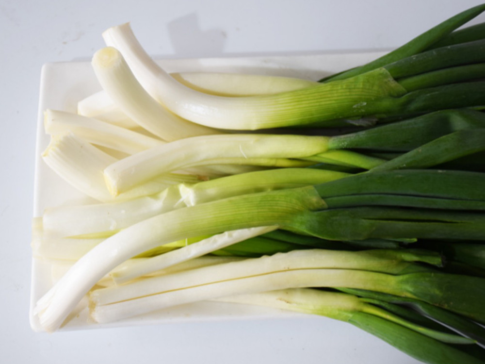 舌尖上的生活自己动手开火做饭小葱拌豆腐方便随意一人食