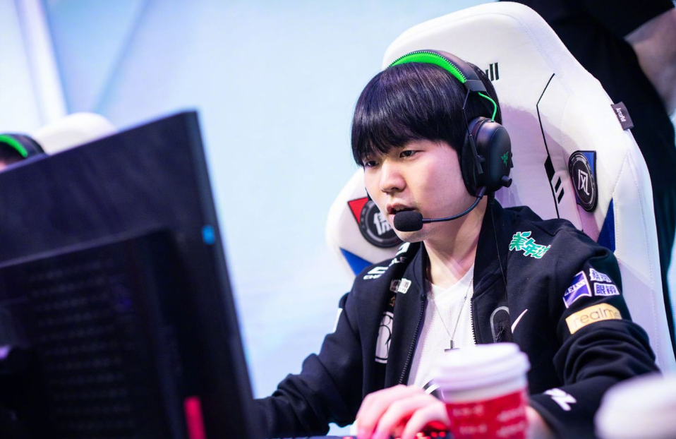 rookie一喷五视频真相还原并没有喷只是正常训话