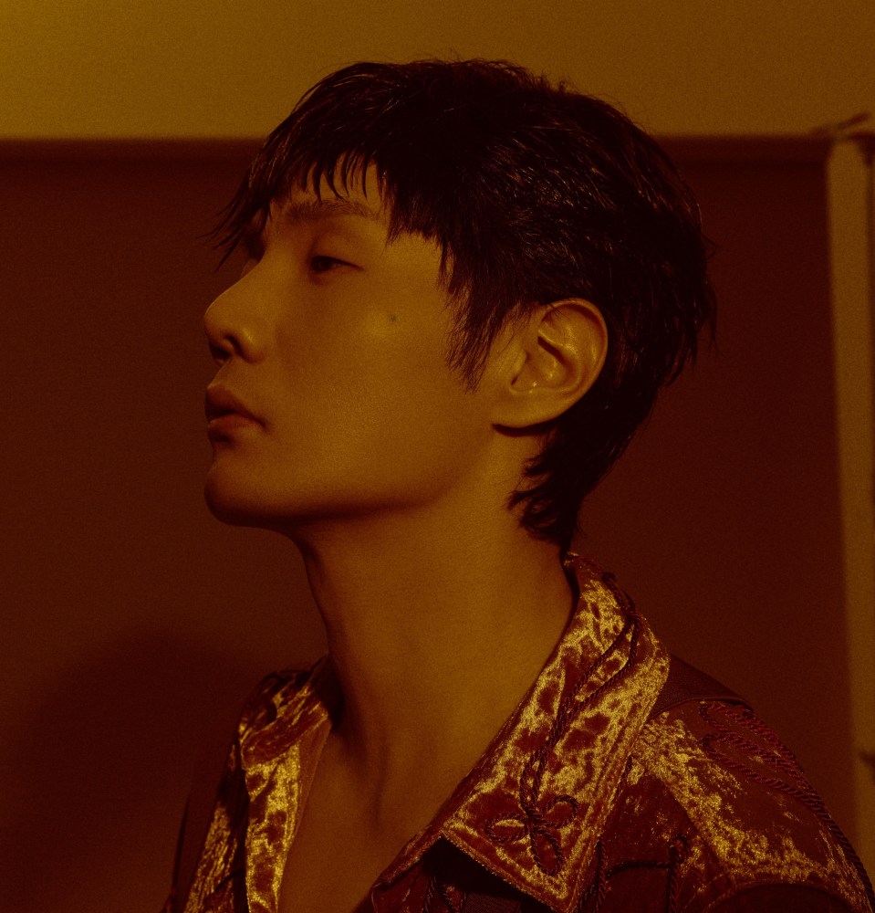 李荣浩新歌纵横四海今日上线重现90年代覆古港风魅力