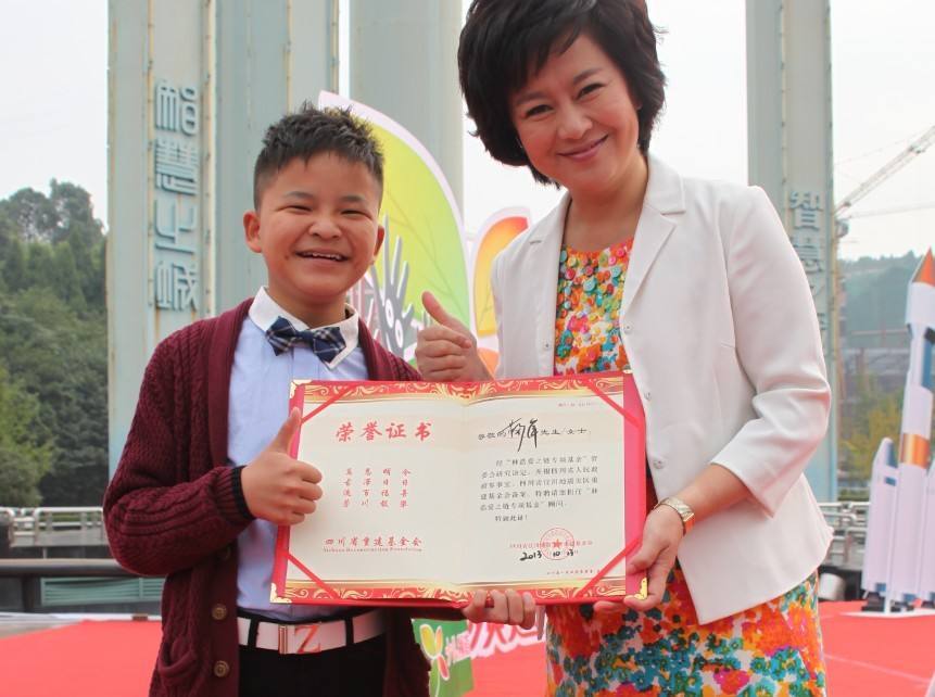 汶川地震9岁救人英雄林浩不顾危险背出2名同学如今过得怎样