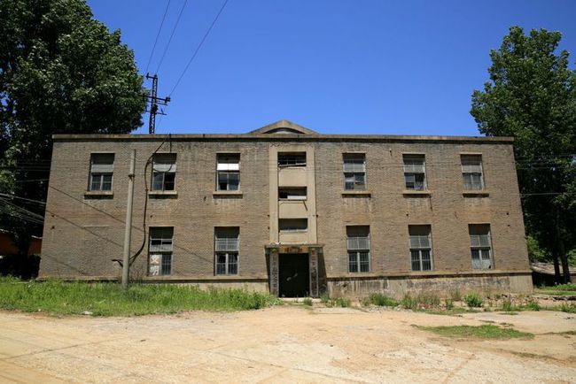 曾产迫击炮的三线厂,鼎盛时职工几千人,如今沦为废墟,就在河南