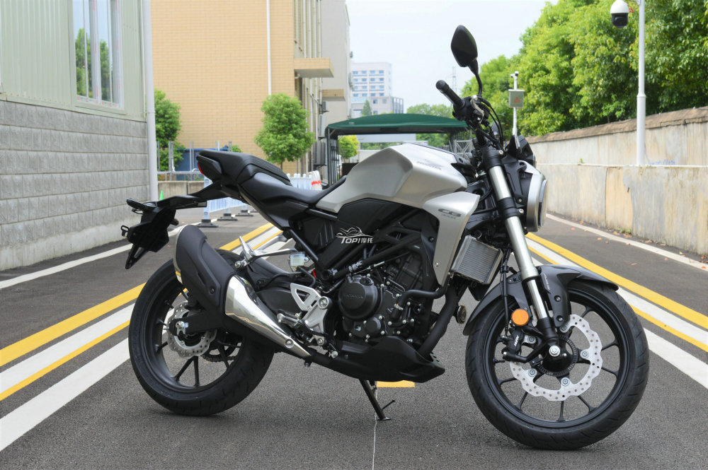 被價格掩蓋了實力本田cb300r騎行體驗完美的入門級街車