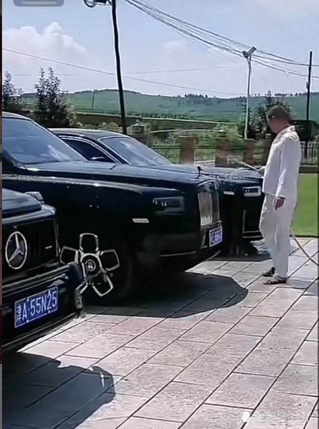 二驴夫妻售卖手机翻车后高调回归直播被曝依然不差钱