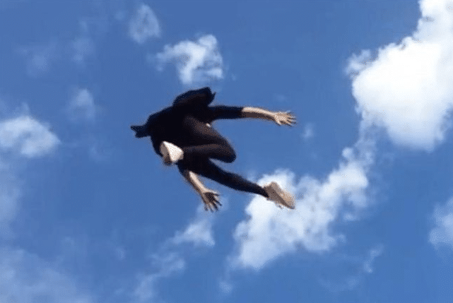 武侠小说里的轻功真的存在吗为何现在失传了答案很简单