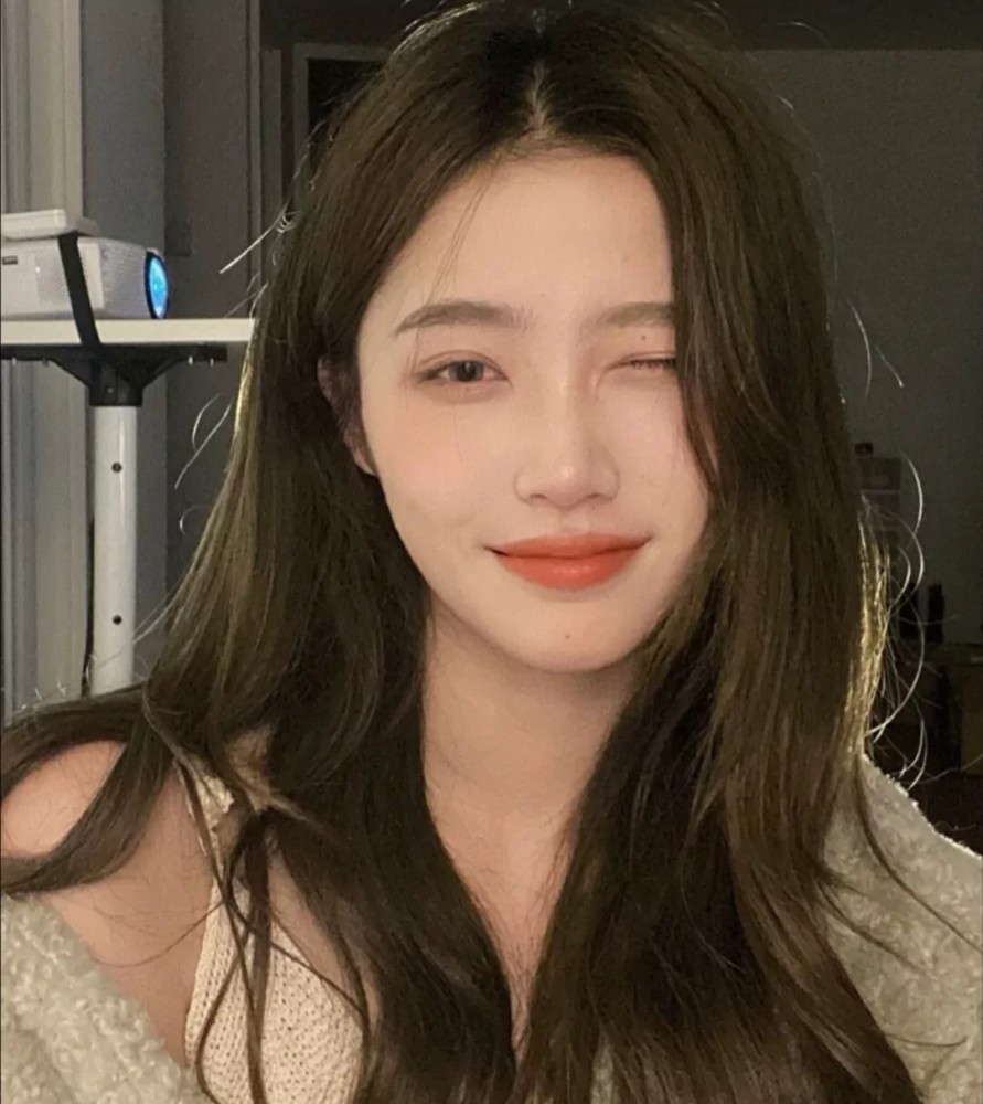 女生头像脸上有肉生活才有奔头