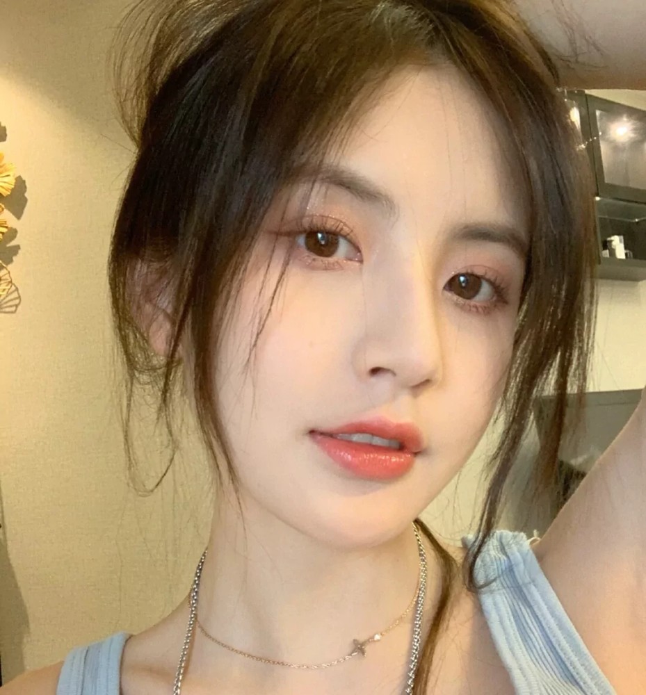 女生头像脸上有肉生活才有奔头