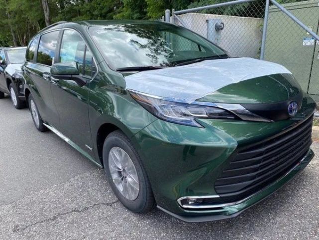 丰田全新塞纳到店实拍国产预计25万起售搭25l混动