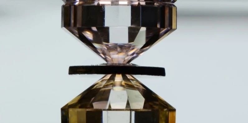 中国突破第四代核武器率先合成金属氮成功或将取代原子弹