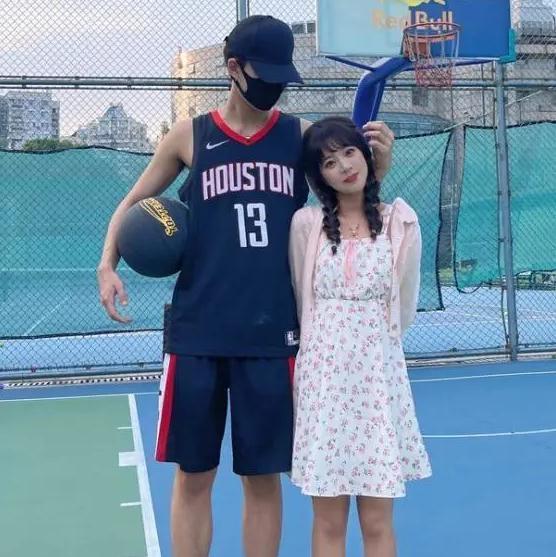 这就更加让粉丝难以相信郝一点和林锡两人恋情的真实性