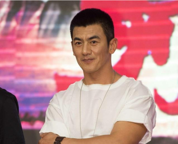 硬汉任天野:帮助继母劝父亲同意生弟弟,还待继母如亲妈