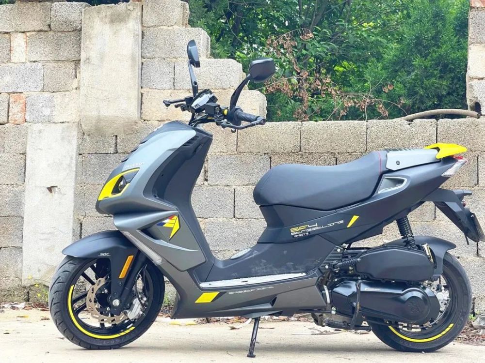 无钥匙启动和各种黑科技的踏板,非这辆fnx150莫属