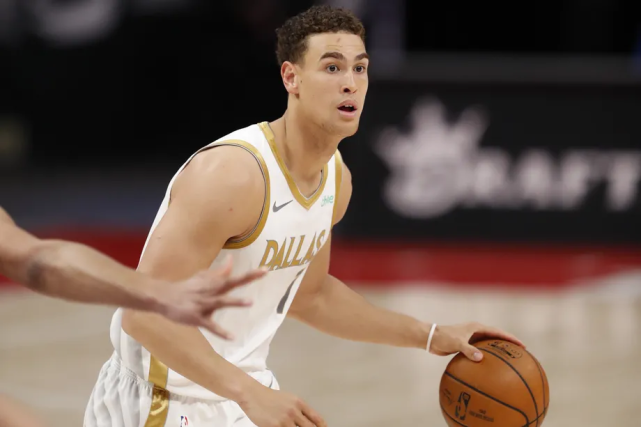 2020-21赛季总结:7号德怀特·鲍威尔|德怀特·鲍威尔|东契奇