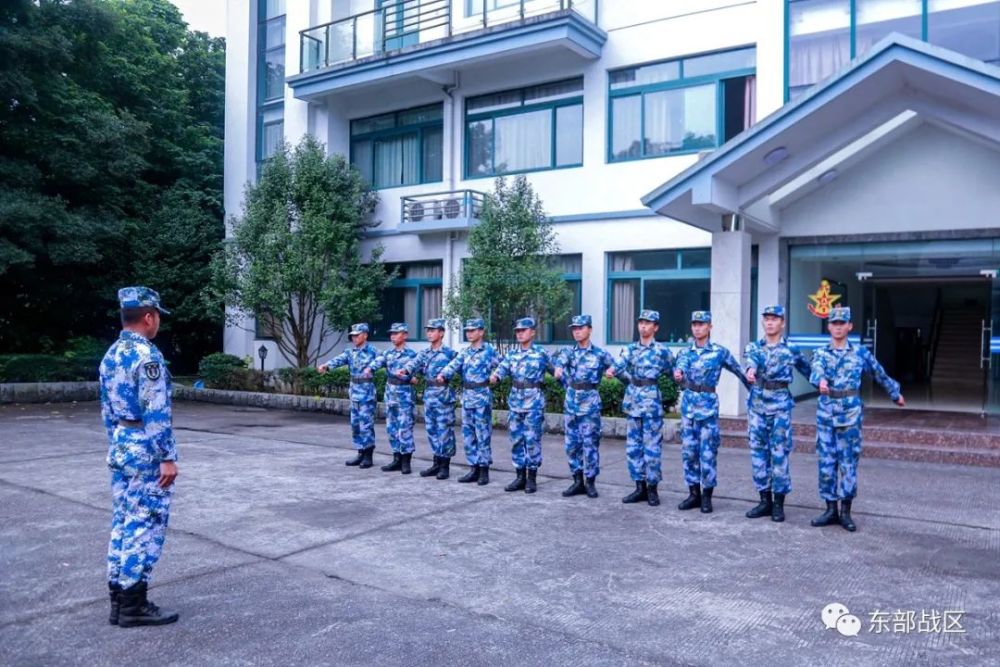 海軍春季入伍新兵下連啦