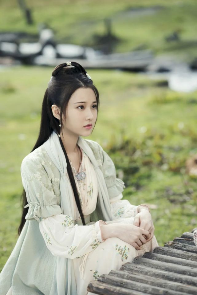 演员张慧雯火焰蓝中的一抹天使白是她独特的角色留白