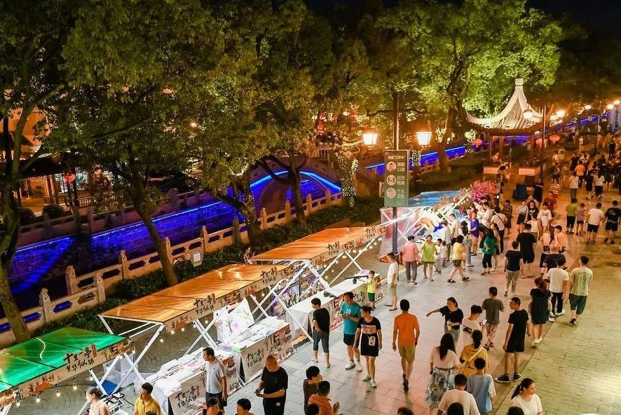 夜游好去处安亭老街正在举办热闹市集