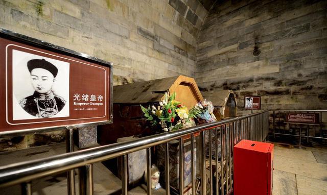 慈禧生前最后一日:起了个大早处理光绪后事,傍晚便含上了夜明珠