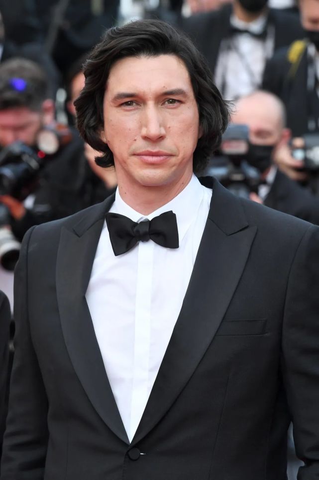 震惊猴西回归中世纪圣母造型让人很难不尖叫