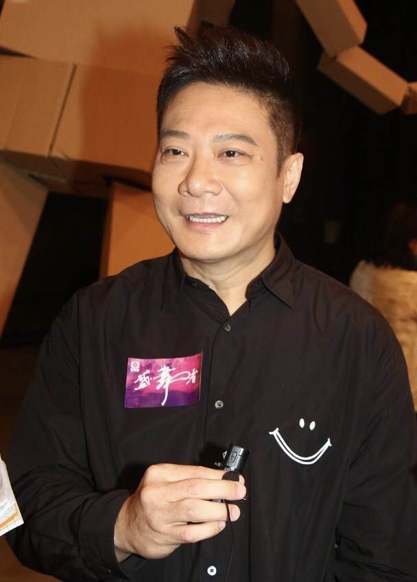 55岁钱嘉乐回巢tvb做主持人曾因哥哥入行被业界封替身王