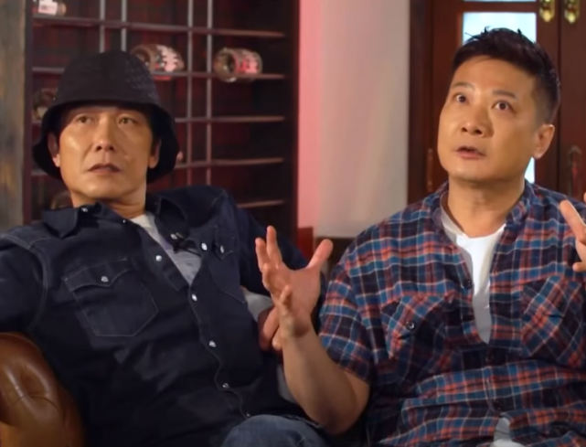 55岁钱嘉乐回巢tvb做主持人,曾因哥哥入行,被业界封"替身王"