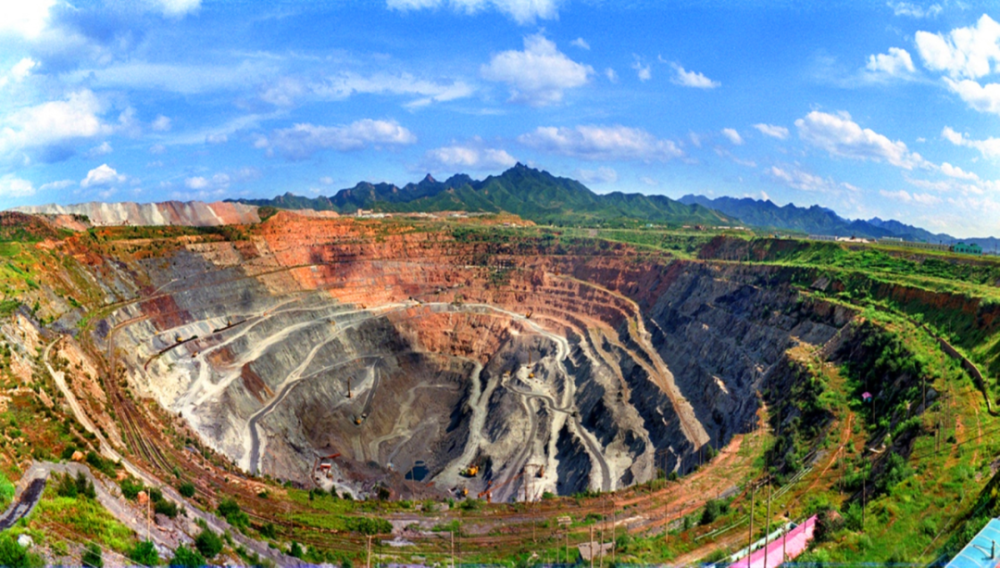 包头钢铁稀土工业的支撑,达茂旗境内的飞地:漫谈草原神山白云鄂博_腾