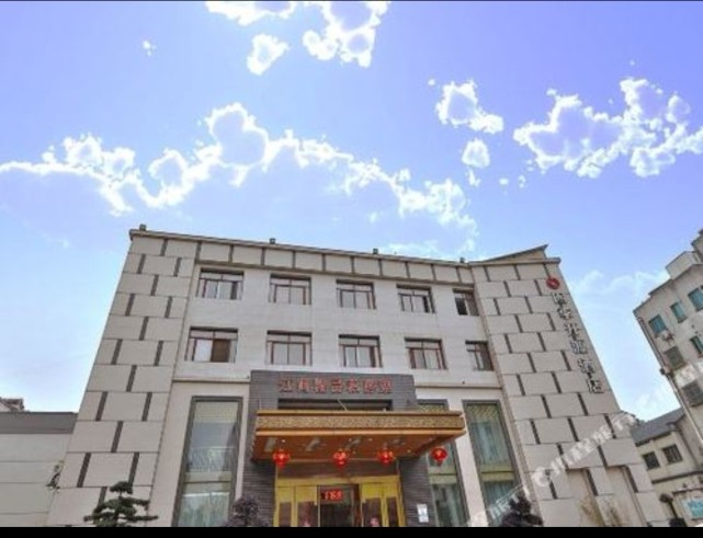 苏州一酒店发生坍塌,附近街道还有多家快捷酒店