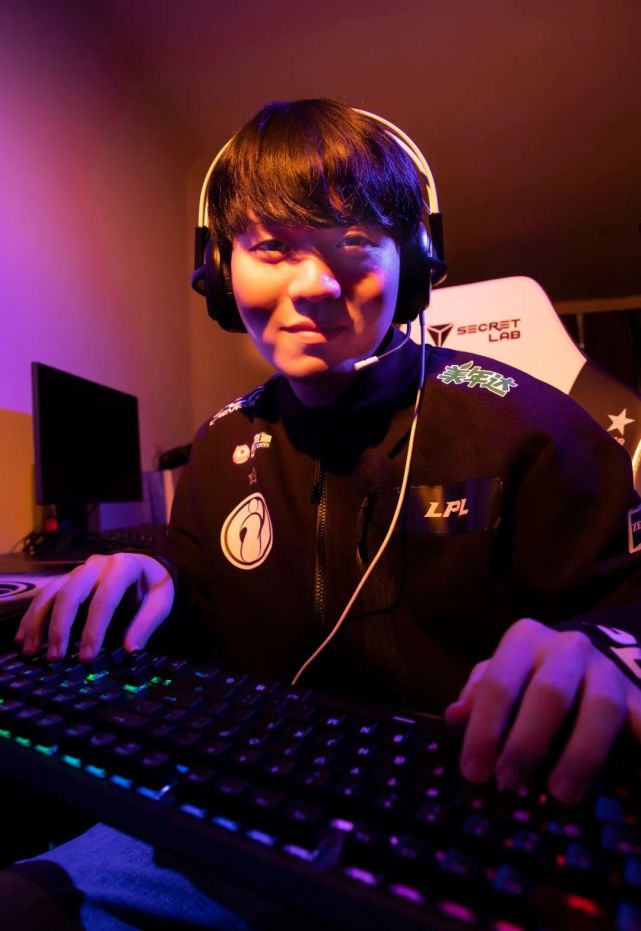 老外rookie爱上在中国上海打电竞