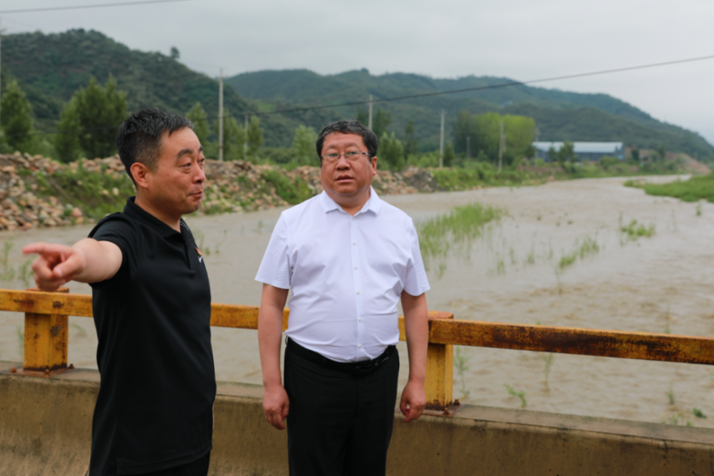 唐山市政府党组成员张涛到我市督导防汛减灾工作