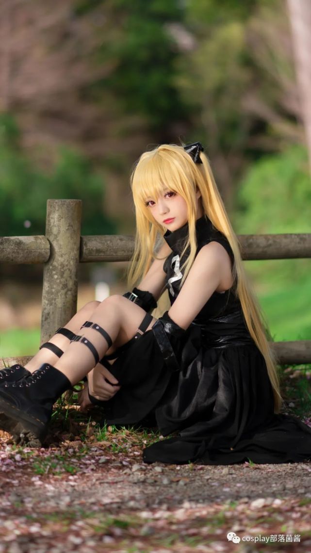 cos:出包女王金色暗影@黑岩奈酱