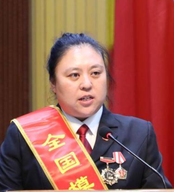 献礼建党百年 记录百名先锋丨李立华:百姓信赖的好法官