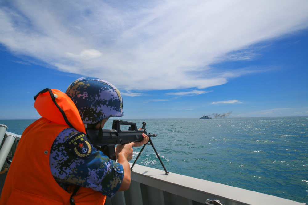 直击南部战区海军舰艇编队实战化训练_腾讯新闻